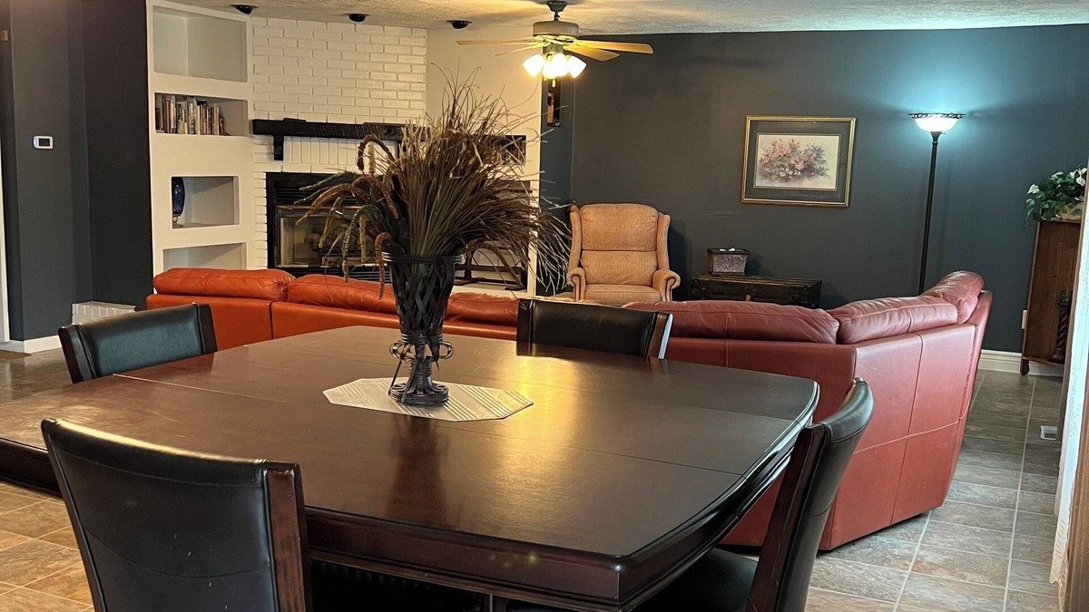 Aurora House | Delightful 1-bedroom house in Aurora