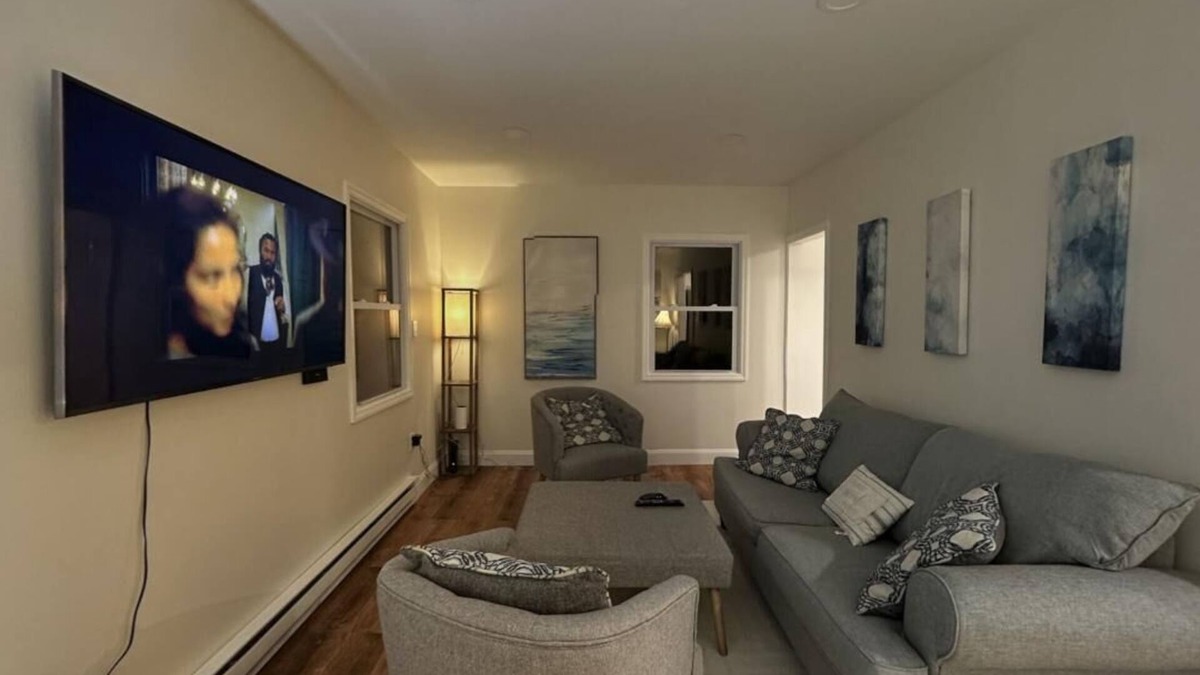 Town of Lloyd House | Delightful 1-Bedroom Residence with Private Yard on New Paltz Rd, Lloyd, NY