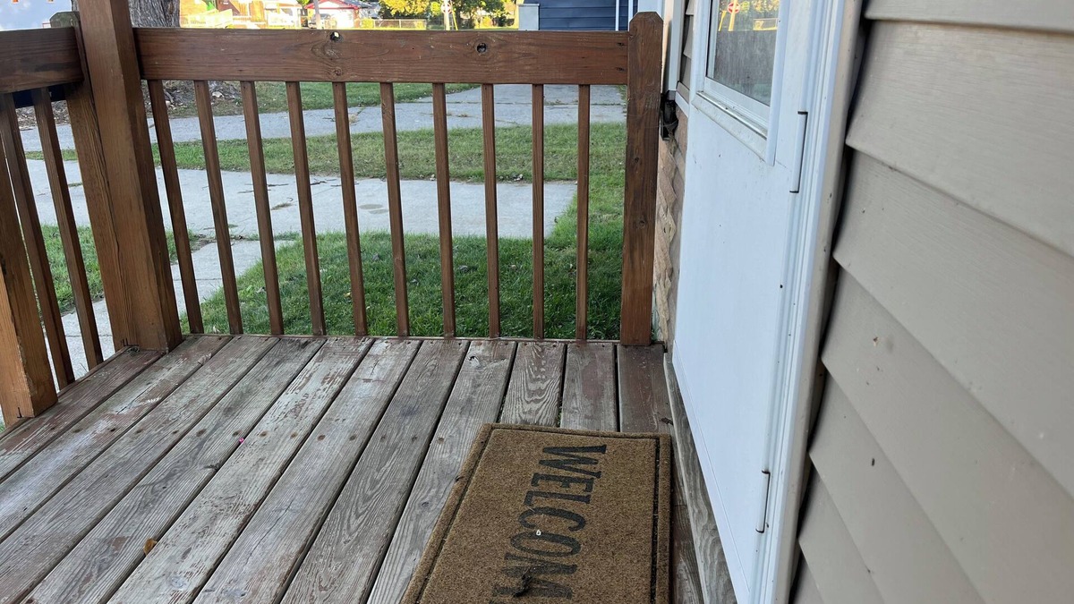 Mount Clemens Apartment | Delightful 1st floor 3-bedroom apartment with WiFi in Mount Clemens