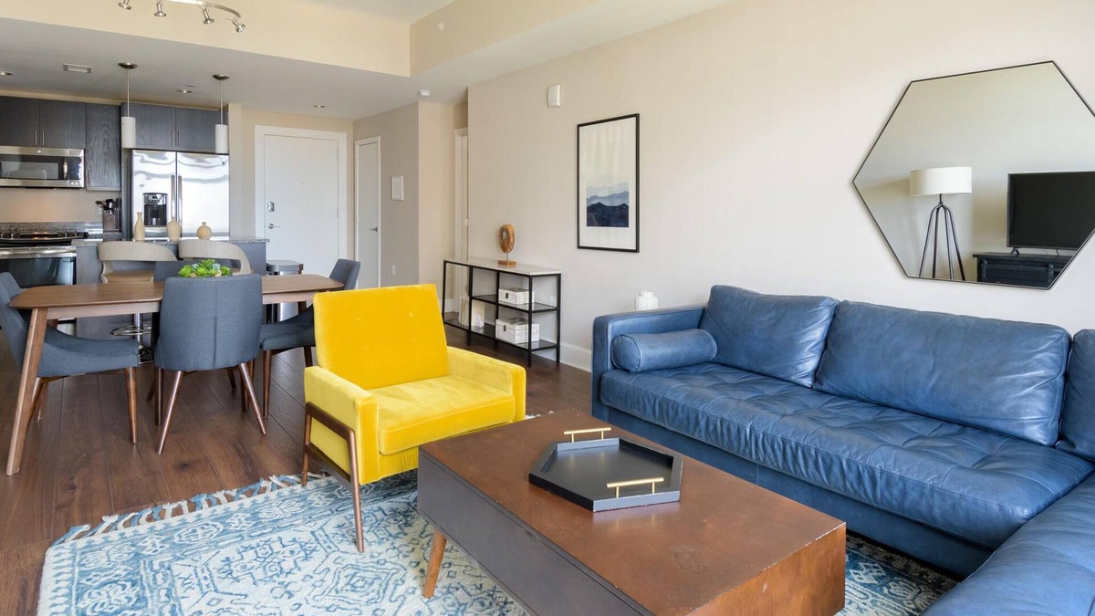Reston Apartment | Delightful 2BR Apt in Reston w/ Hardwood Floors