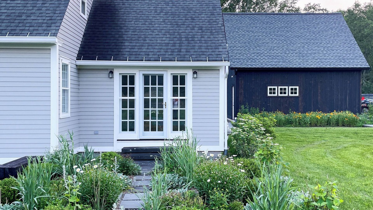 Treadwell House | Delightful 3-bedroom house with Beautiful Pond & Views