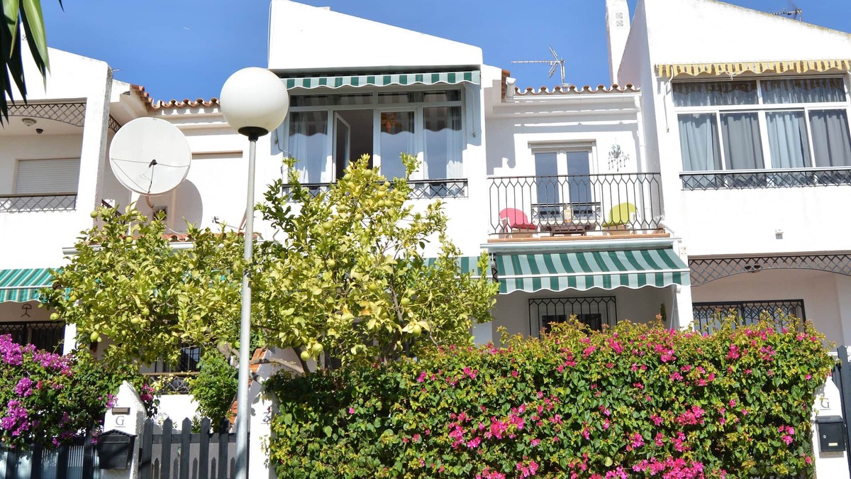 Almayate Bajo House | Delightful 3 bedroomed south facing house