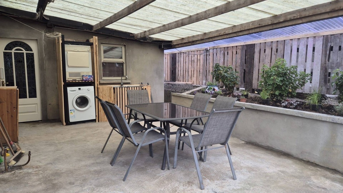 Broadford House | Delightful 4 bed Georgian Cottage Ardboula, Tulla