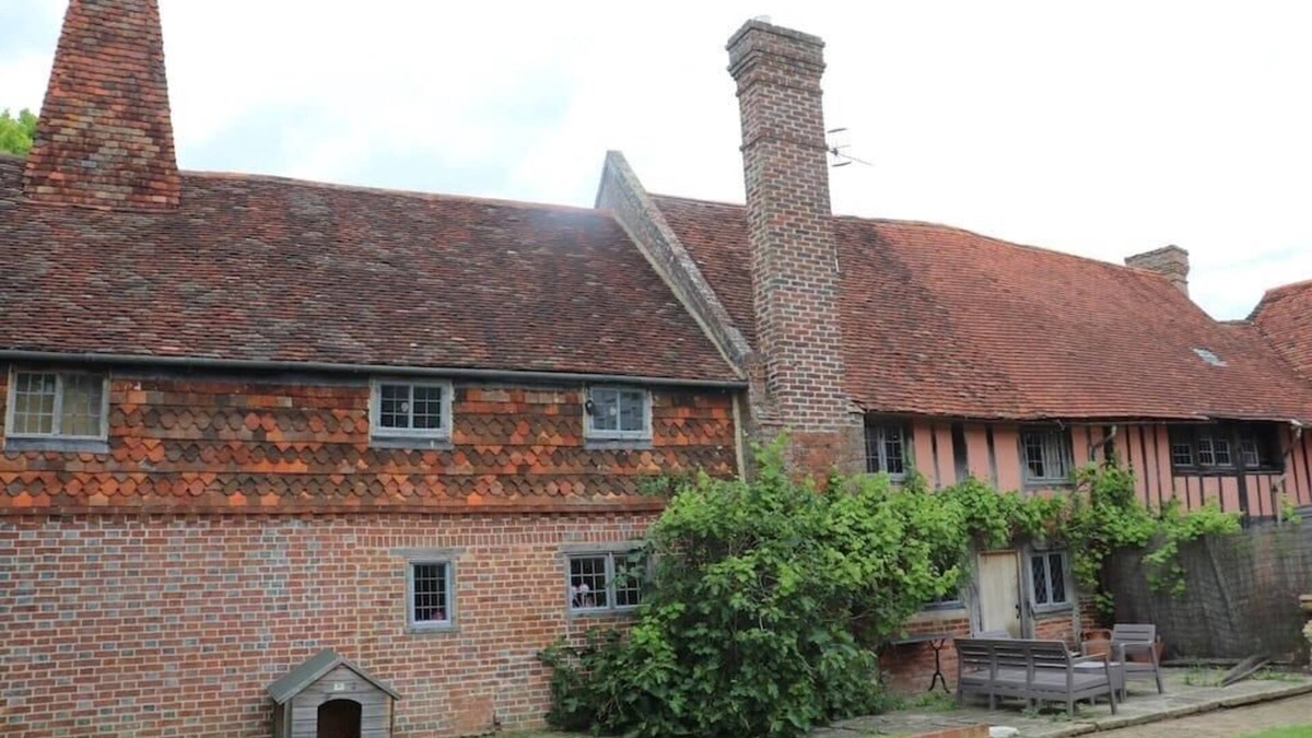 Edenbridge House | Delightful 4BD Home full of Flair Edenbridge Kent
