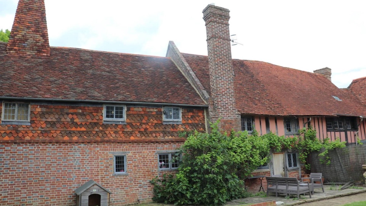 Edenbridge House | Delightful 4BD Home full of Flair Edenbridge Kent