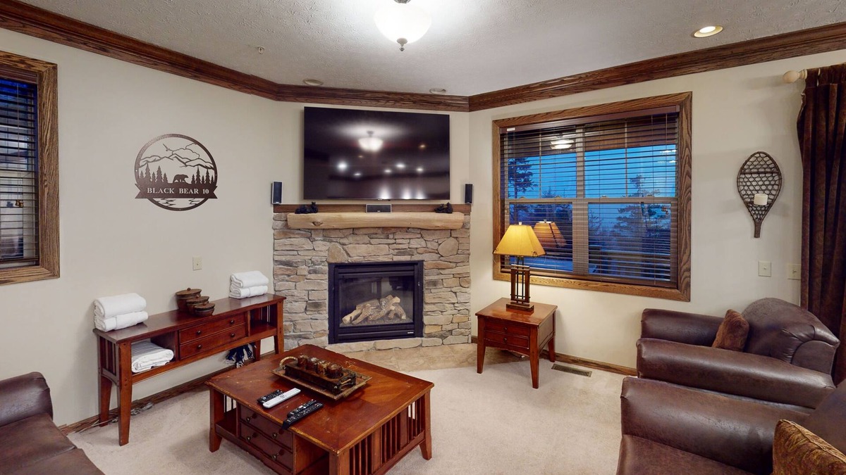 Snowshoe House | Delightful 6BR Townhome with Private Hot Tub by RedAwning