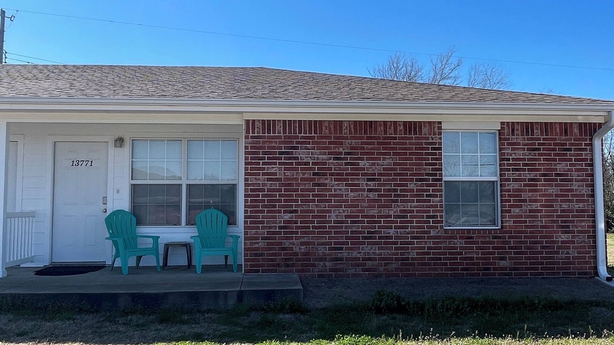 Ada Apartment | Delightful and Clean- 2 Bedroom Duplex