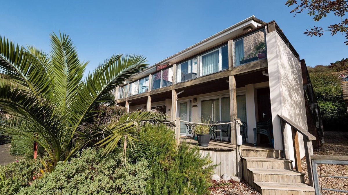 Downderry House | Delightful apartment for three guests close to the beach.