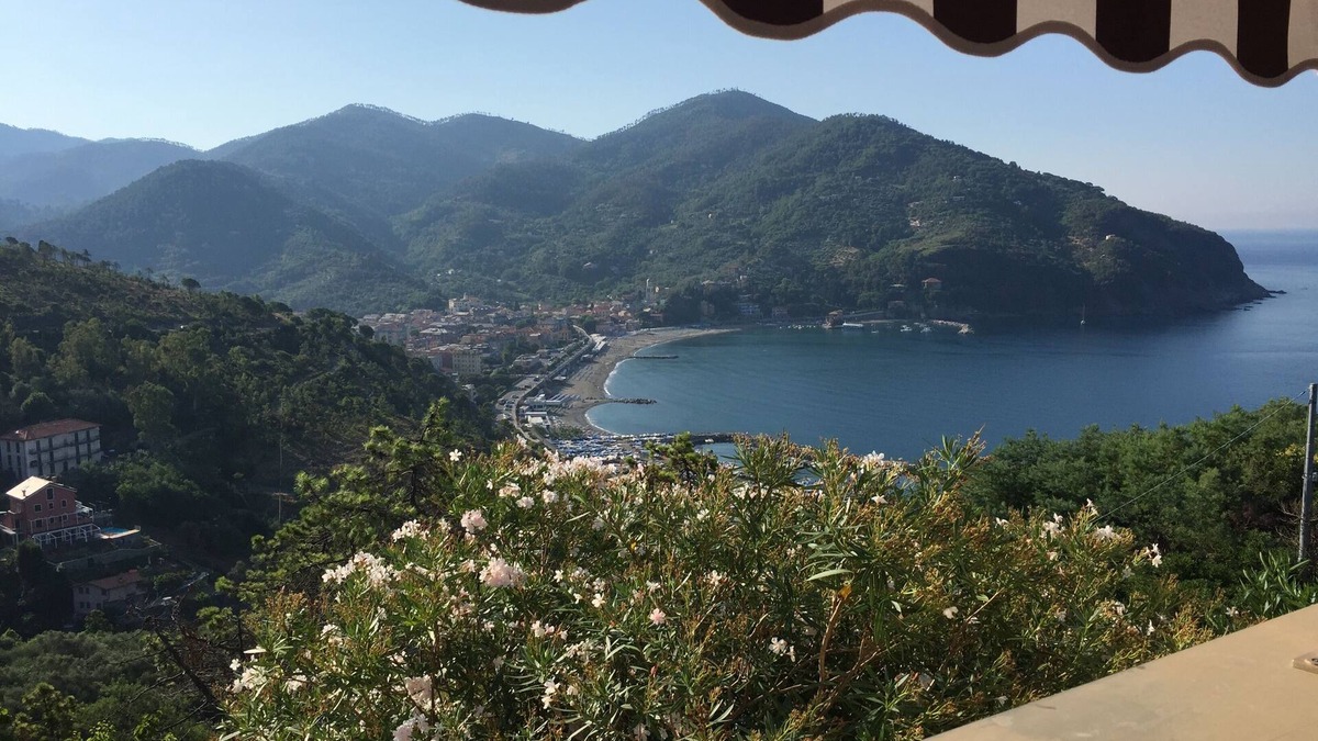 Valle Santa Apartment | Delightful apartment on the gulf of Levanto with sea view