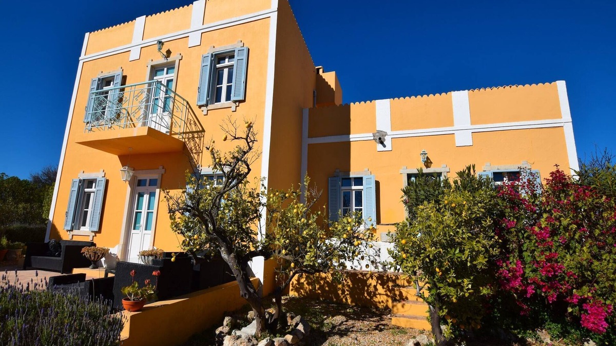 Loule Villa | Delightful, authentic Quinta with pool