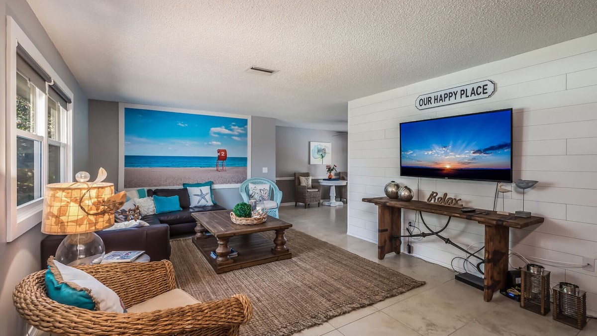 Bradenton House | Delightful Beach House with a Pool!
