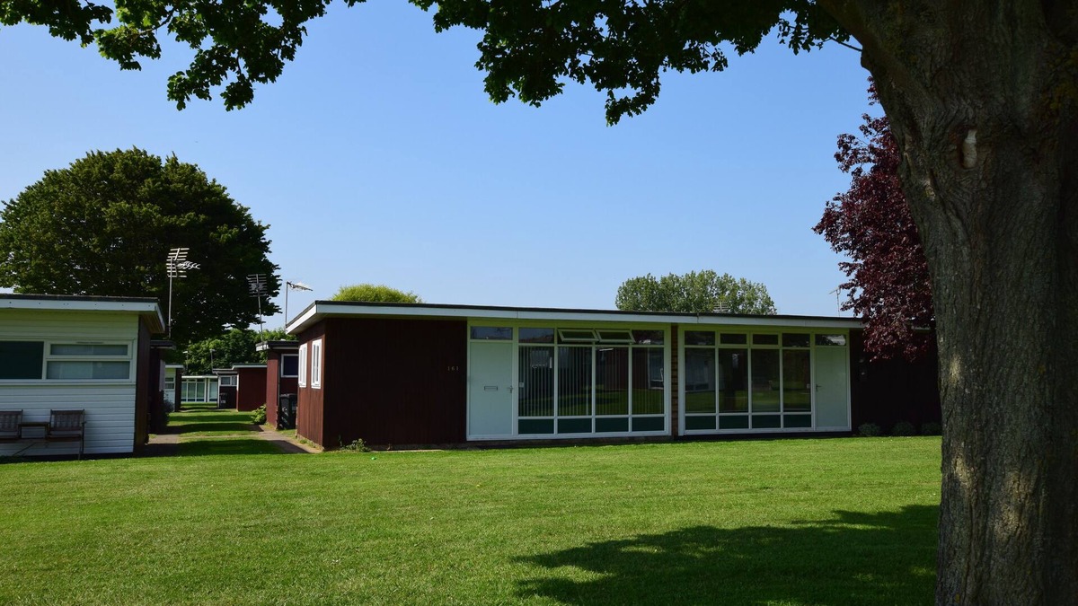Stalham Ski Chalet | Delightful chalet based on broadside chalet park, Norfolk,near the broads & sea