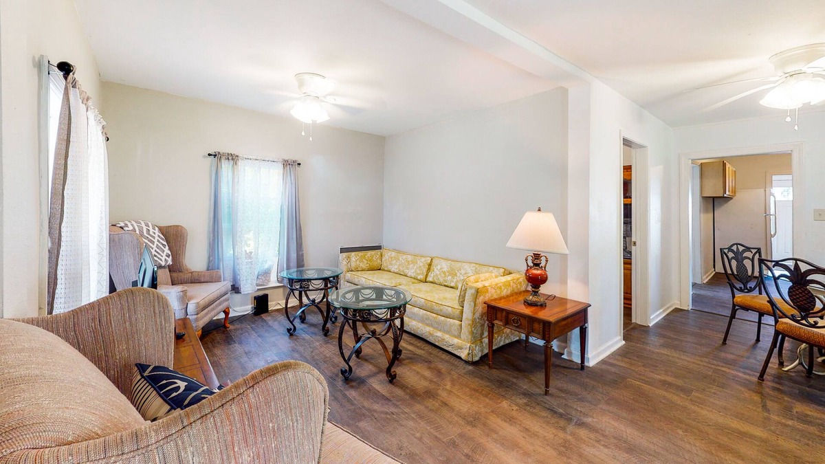 Port St. Joe Cottage | Delightful coastal escape with fast WiFi, full kitchen & beach nearby - dogs OK
