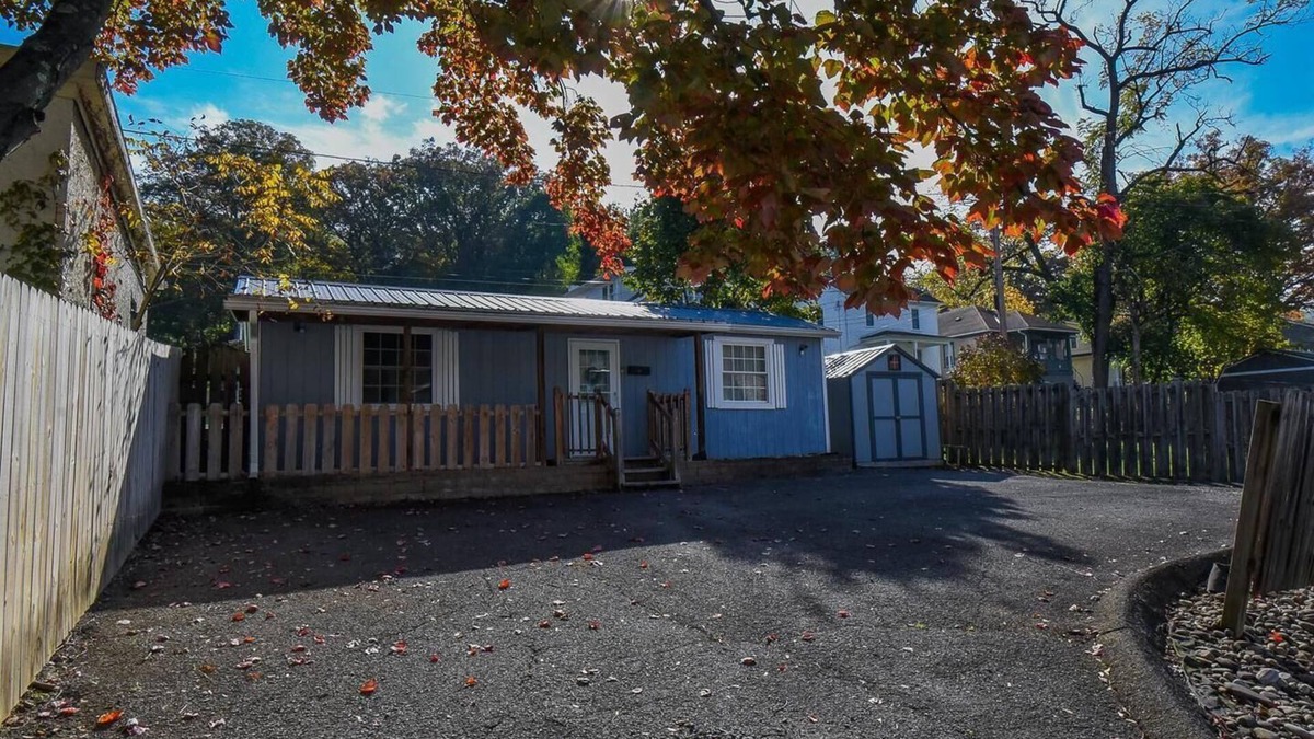 LaVale Cottage | Delightful cottage with WiFi in La Vale