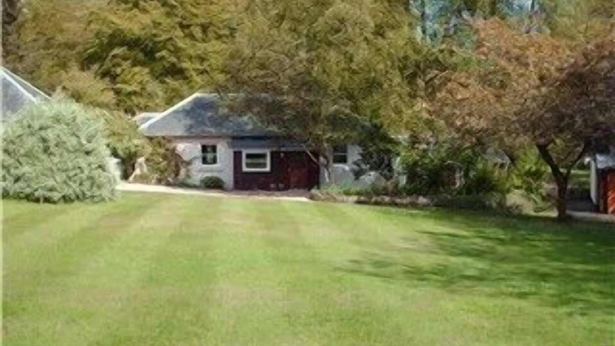 Auchenblae Cottage | Delightful detached sandstone cottage STB 4*