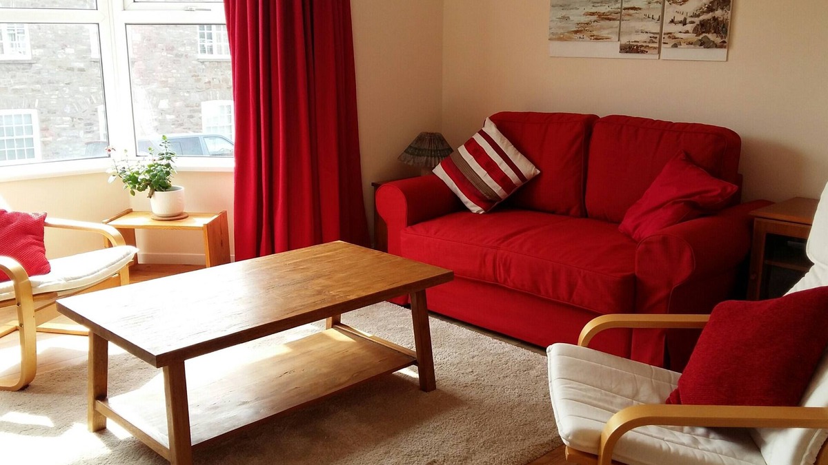 Bampton House | Delightful Devon home, close to shops, pub, country walks and beautiful Exmoor