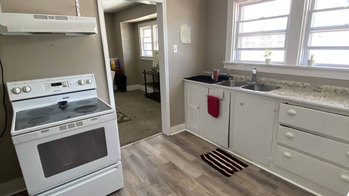 Toledo Apartment | Delightful Duplex Apartment in Library Village