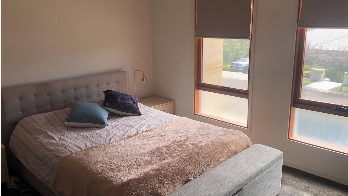 Craigburn Farm House | Delightful family house opposite a reserve and 20 mins to the city and beaches.