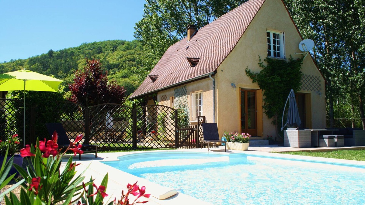 Daglan House | Delightful house with private pool and garden in the pretty village of Daglan