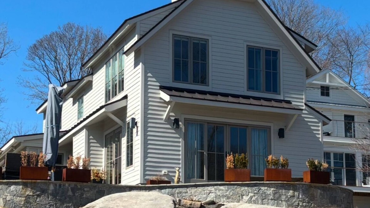 Rowayton House | Delightful Light-Filled Bungalow Walk To Beach And Rowayton Village