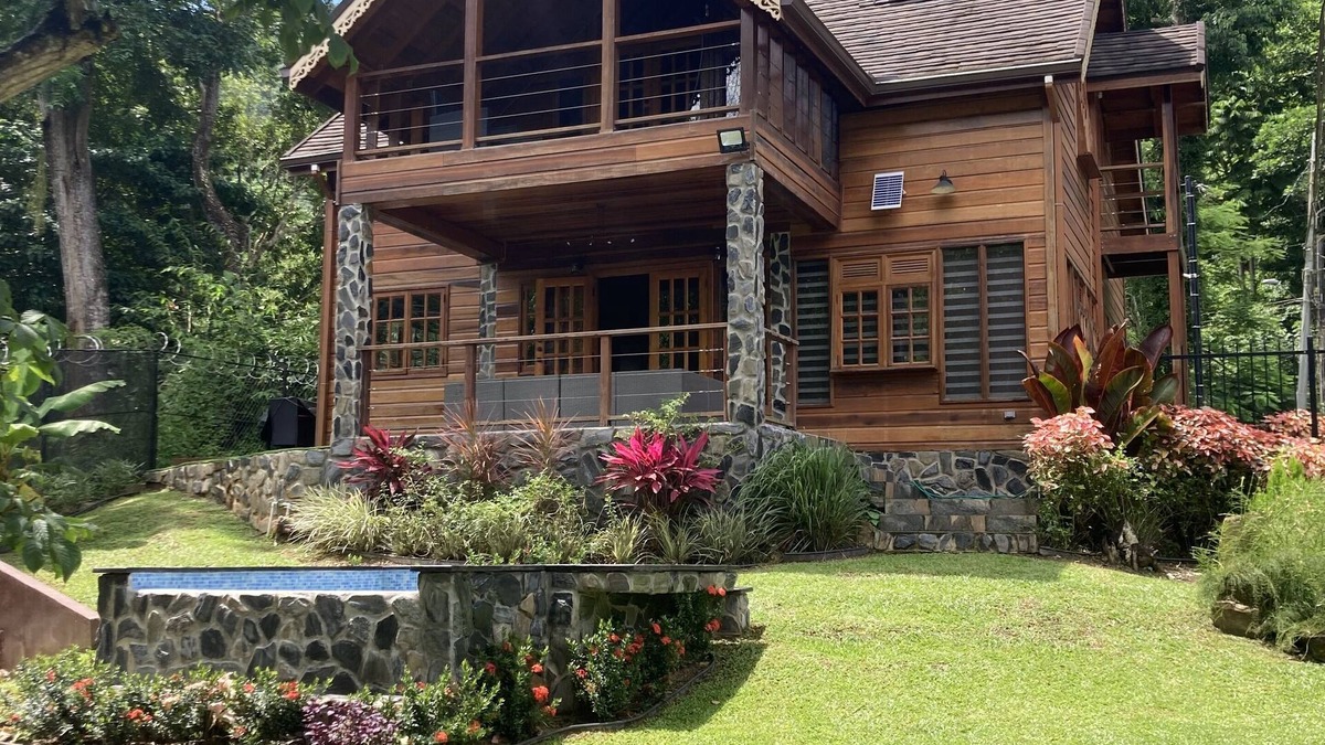 Maracas Cabin | Delightful Log Cabin with plunge pool close to amazing waterfall