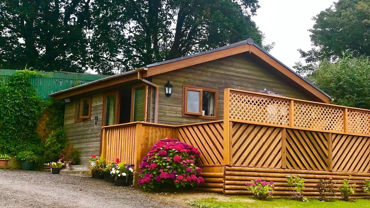 Margam Ski Chalet | Delightful Log Cabin, ideal for visiting the Brecon Beacons and Gower peninsula