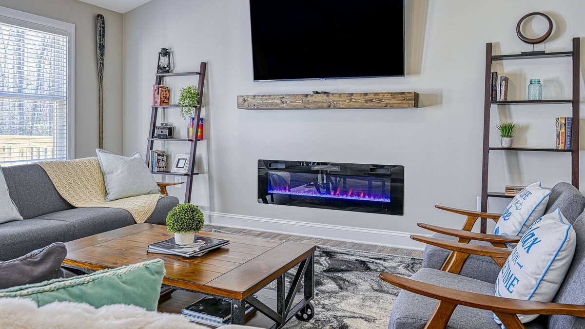 Mineral House | Delightful retreat near the lake with hot tub, game room, fast WiFi & more