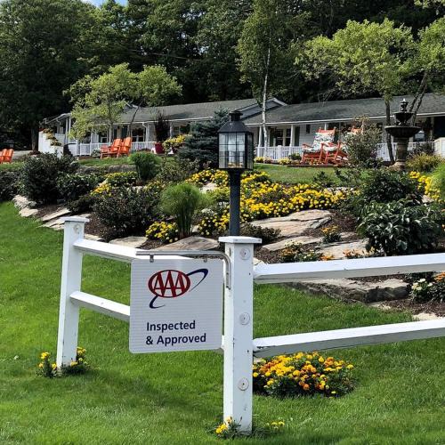 Lincolnville House | Delightful Room for Couples in a Bed and Breakfast near Camden, Maine