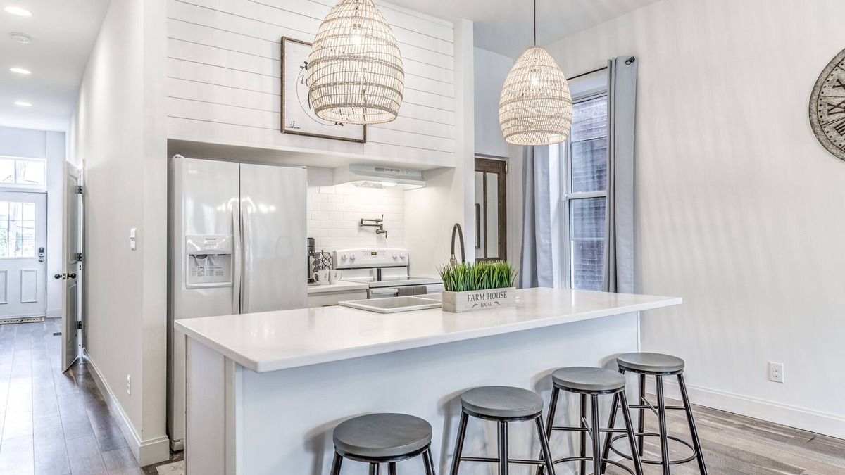 The Gate House | Delightfully Redesigned Home - JZ Vacation Rentals
