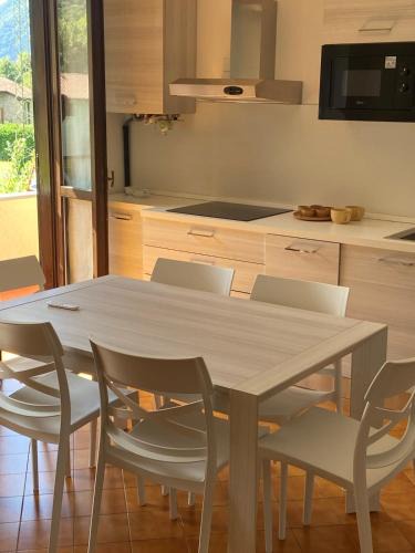 Spinone Al Lago Apartment | Delizioso appartamento sul lago - Casa Marina