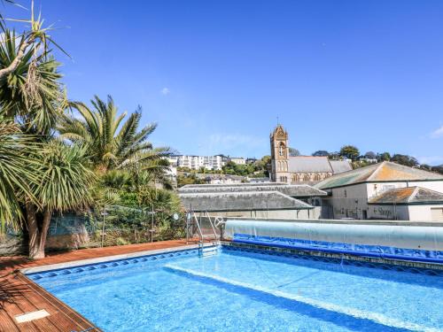 Torquay City Centre House | Delmonte Lodge