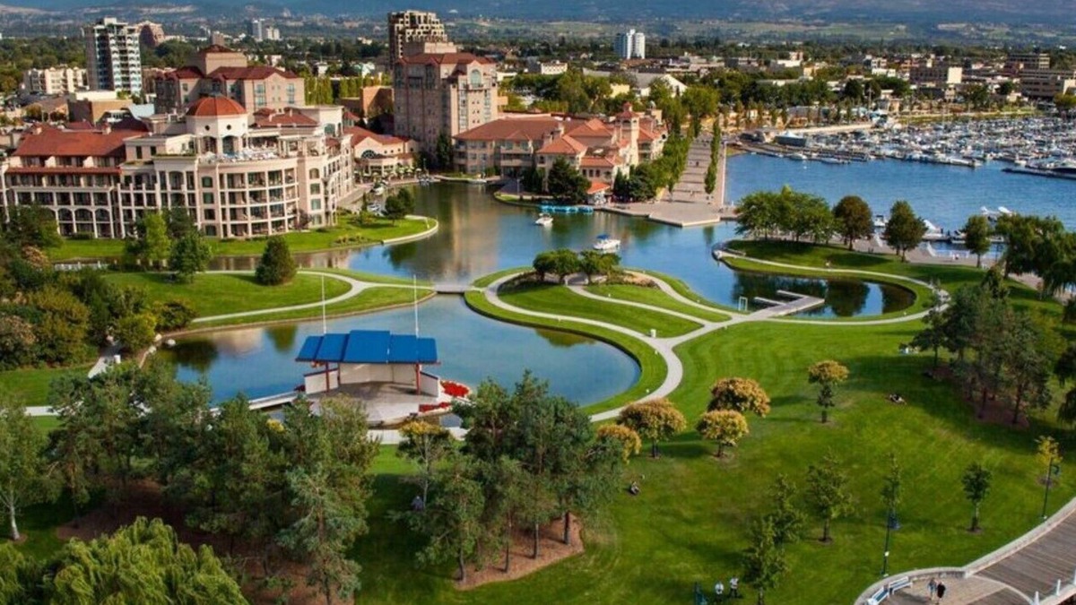 Kelowna Central Business District Resort | Delta Grand in Kelowna downtown waterfront. Sleeps 6.