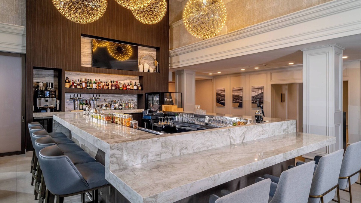 Huntington Hotel | Delta Hotels by Marriott Huntington Downtown