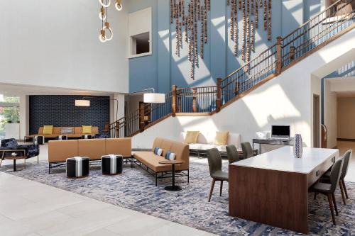 Iselin Hotel | Delta Hotels by Marriott Woodbridge