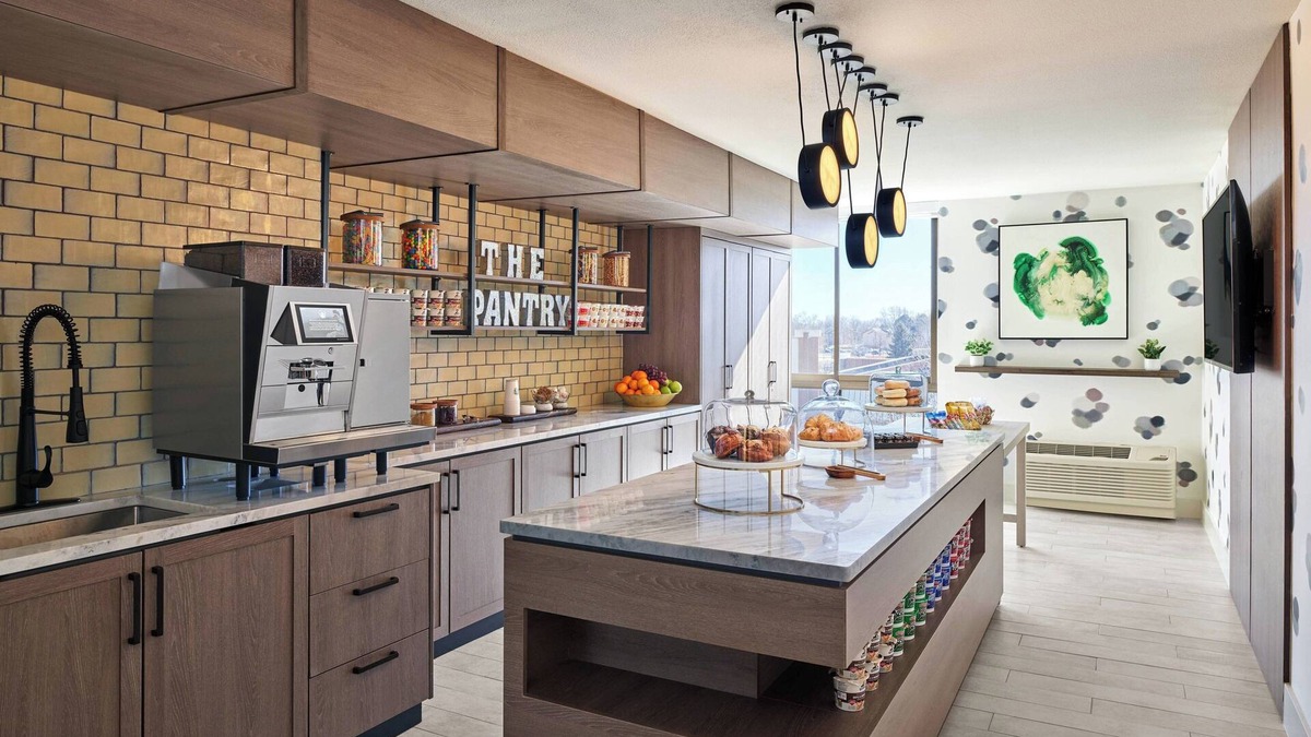 Northglenn Hotel | Delta Hotels Denver Thornton