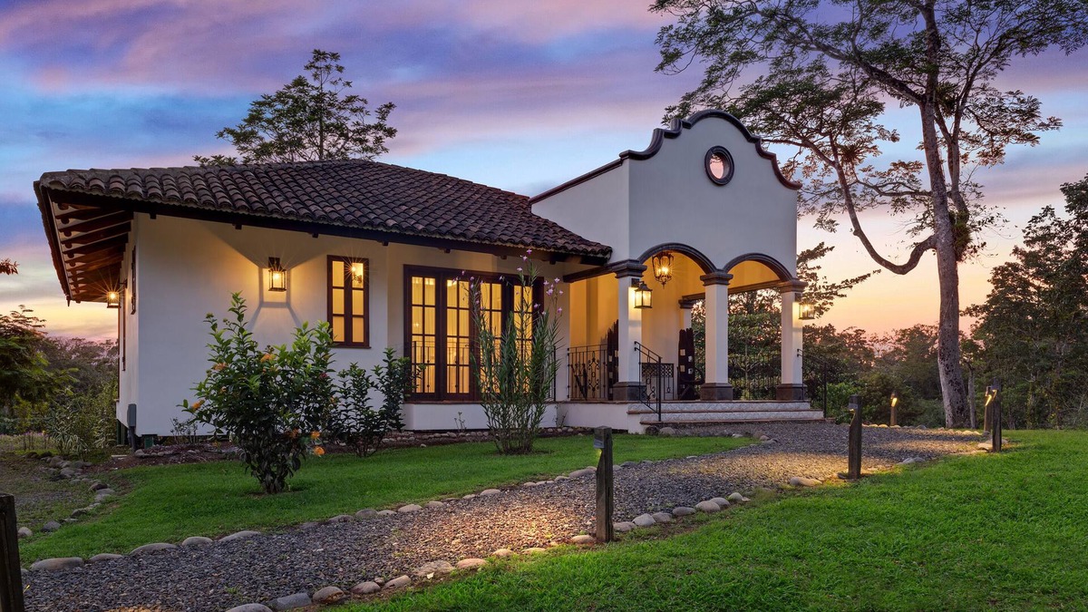 Tigre House | Deluxe Room with Bathtub or Plunge Pool