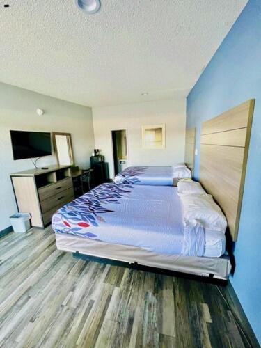 Cleburne Hotel | Delux Inn Cleburne