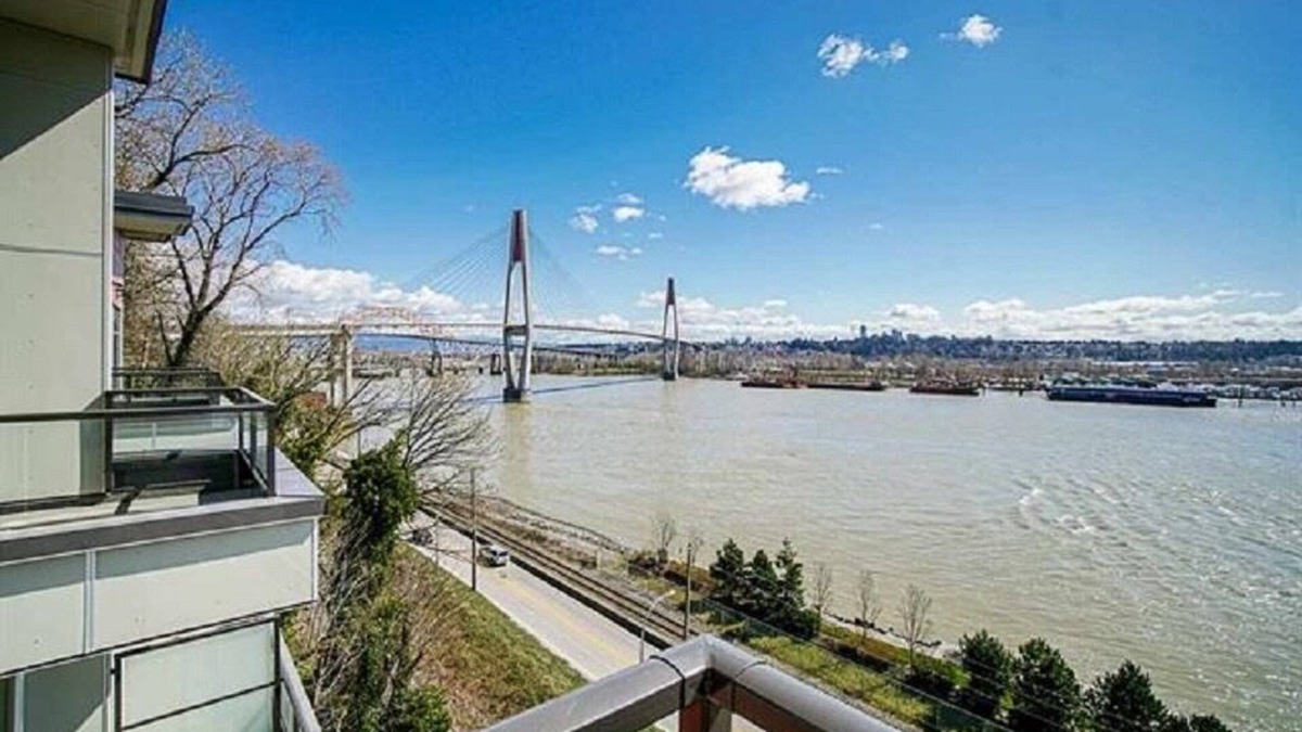 New Westminster House | Delux River View Home 2beds