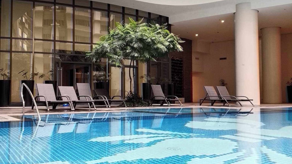 Pinagsama Condo | Deluxe 1BR 27th floor in Taguig/BGC w/balcony, amazing view of bay, wi-fi+55" TV