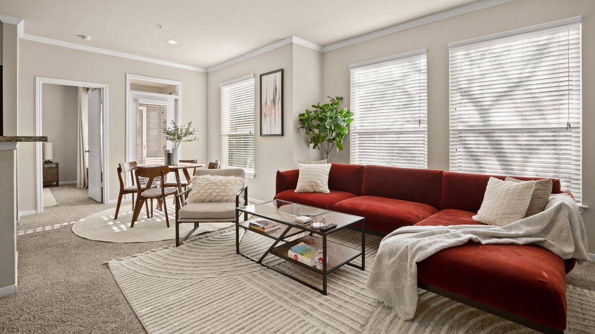 Wells Branch Apartment | Deluxe 2BR Apartment w/ balcony on-site gym & pool
