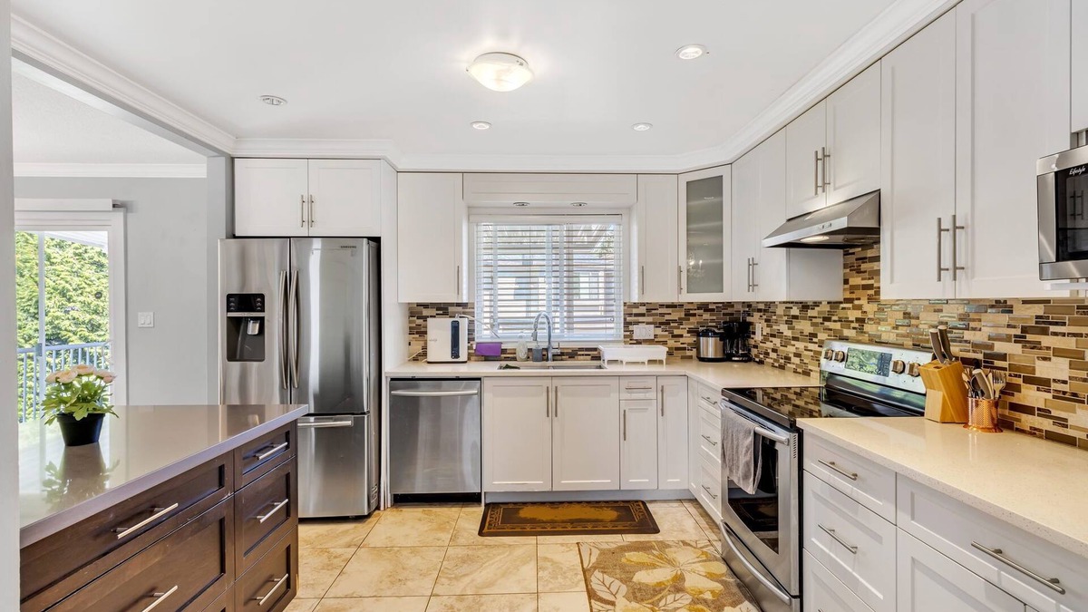 Fleetwood House | Deluxe 3 Bed 2 Bath entire upper portion of the house