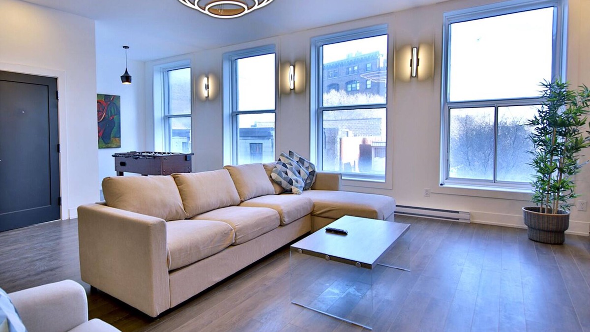 International District Condo | Deluxe 3-bedroom Condo in Old Montreal with a Private terrace