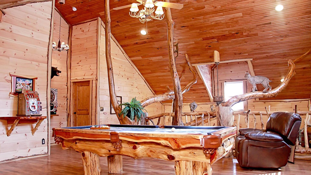 Pecks Mill Cabin | Deluxe 4-Bedroom Log Cabin