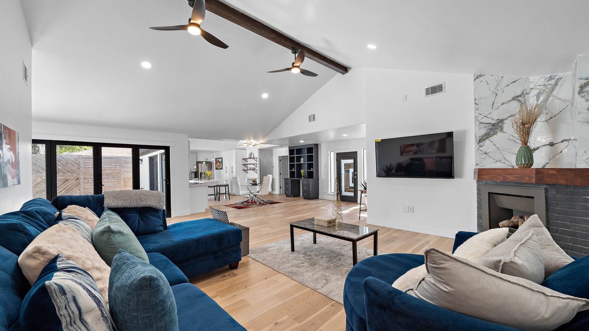 Spring Branch West House | Deluxe 5BR 3BA home in Houston