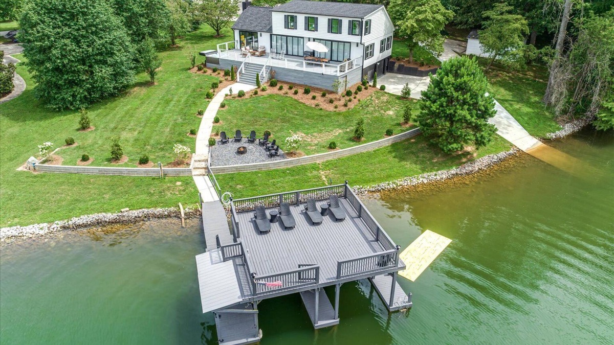 Winchester House | Deluxe 5BR Lakefront Home - 2 Docks & Boat Ramp