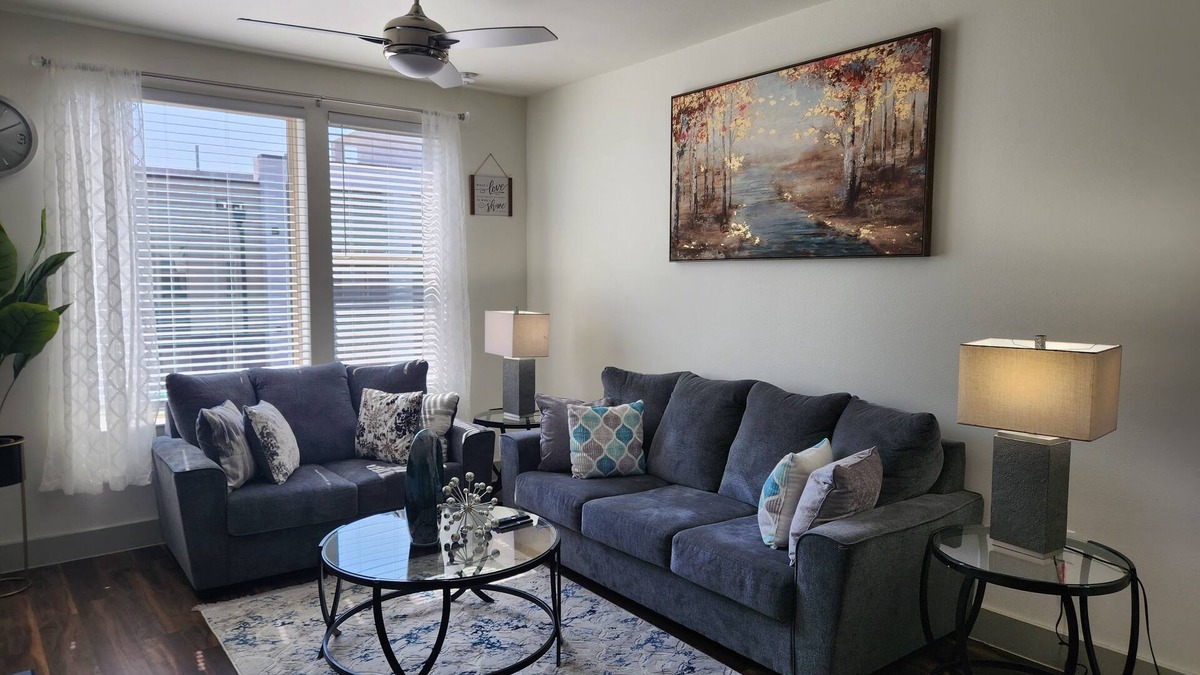 Weston Apartment | Deluxe and Gorgeous1 bed/bath APT in the heart of Frisco. Fast WIFI/Nice Pool.