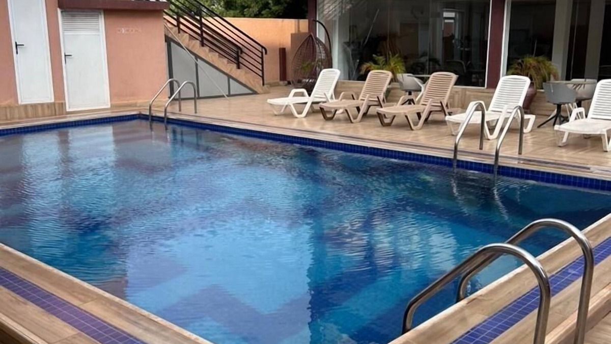 Santeo House | Deluxe Apartment East Legon Hills with Swimming Pool & Gym