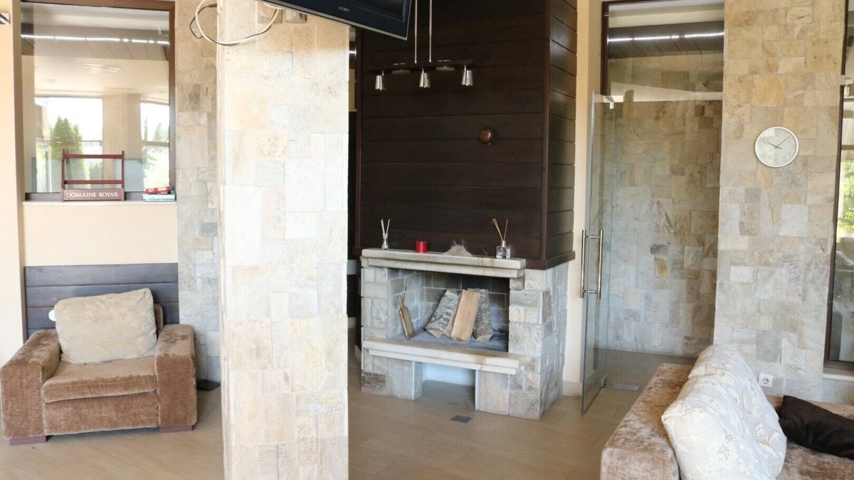 Old Town Apartment | DELUXE APARTMENT IN ' ALPINE LODGE' COMPLEX