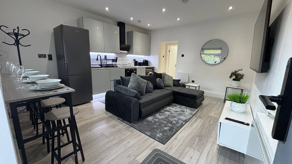 Levenshulme Apartment | Deluxe Apartment in Central Manchester