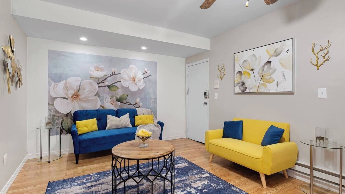 Washington Square West Apartment | Deluxe Apt in Center City